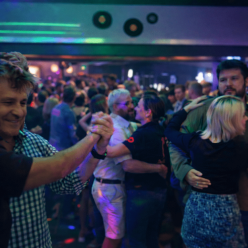 jitterbugz_crowd2